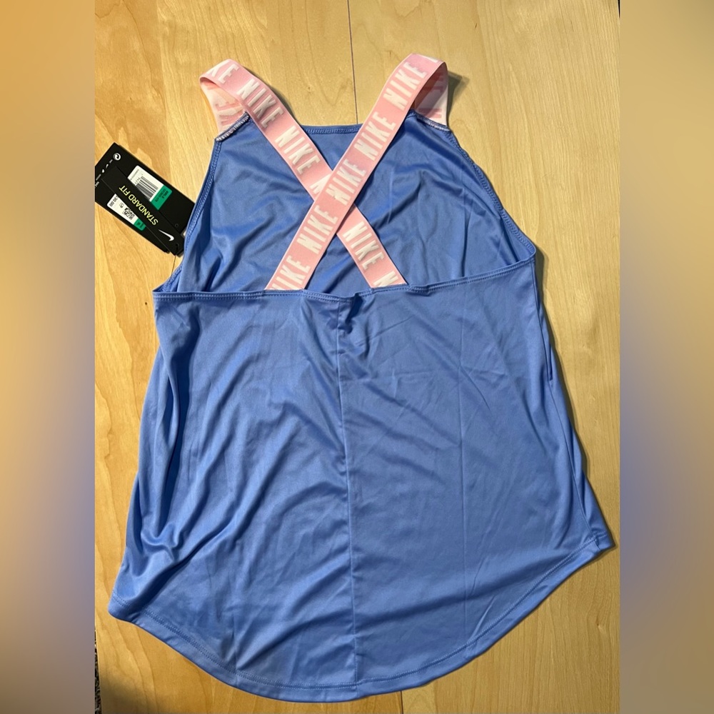 NWT-Nike girls training “Nike dry” tank. XL